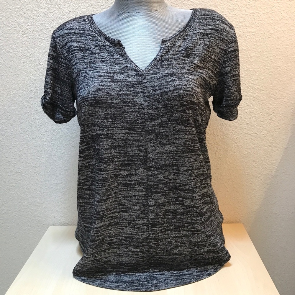 Knit top- flattering fabric & fit. black heather. short sleeve shirt, S/M EUC